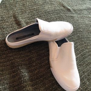 Slid on sneaker gently worn